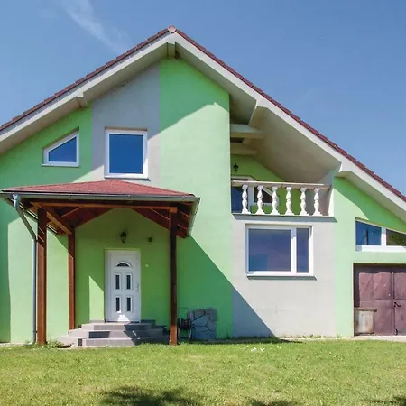Four Bedroom Holiday In *
