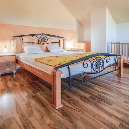 Casa vacanze Four Bedroom Holiday In